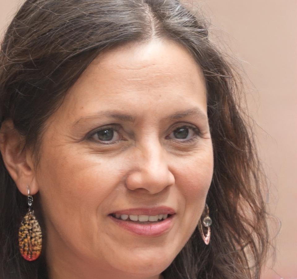 Portret Elena Rădescu